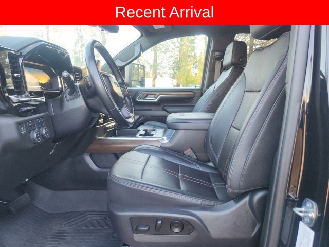 Used 2024 Chevrolet Silverado 3500 High Country w/ High Country Premium Package AWD/4WD image 9