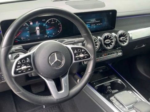 Used 2021 Mercedes-Benz GLB 250 image 6