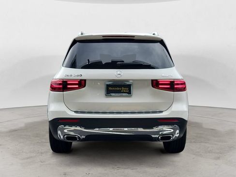Certified 2025 Mercedes-Benz GLB 250 4MATIC image 4