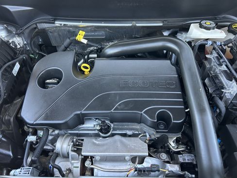 Certified 2024 Chevrolet Equinox LT FWD image 33