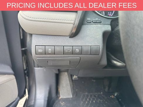 Used 2018 Toyota Camry LE FWD image 9