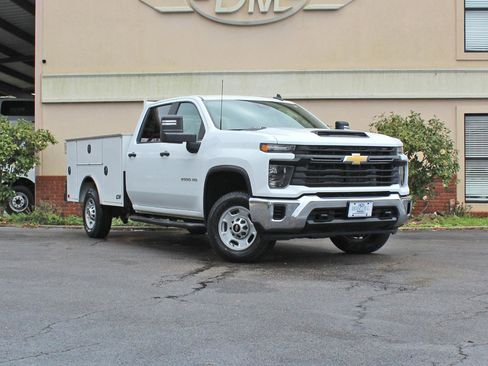 Used 2024 Chevrolet Silverado 2500 W/T w/ WT Convenience Package image 3