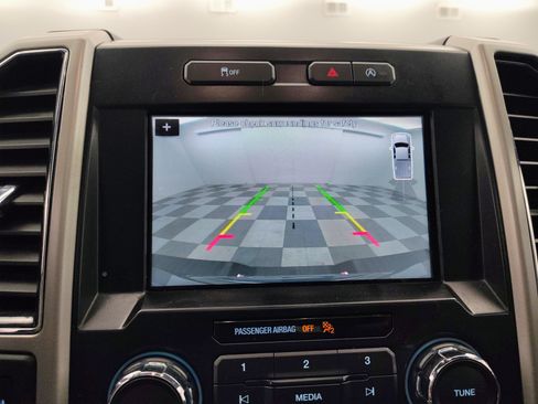 Used 2017 Ford F150 Lariat image 4