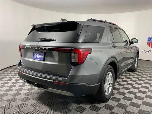 New 2025 Ford Explorer Active w/ Active Comfort Package image 3