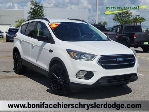 Used 2019 Ford Escape SE FWD image 1