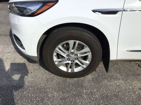 Used 2020 Buick Enclave Essence image 16