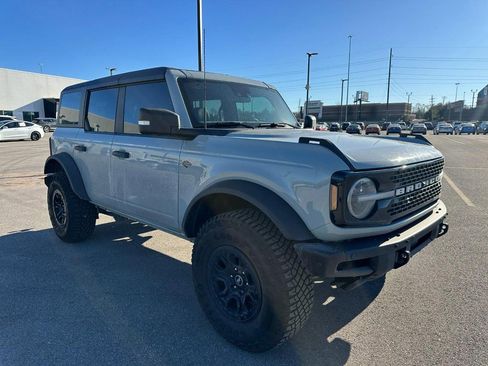 Used 2022 Ford Bronco Wildtrak image 7