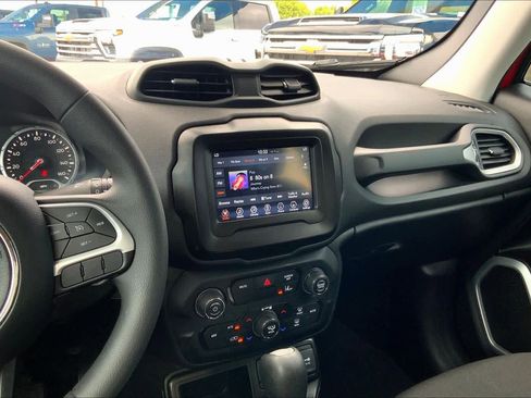 Used 2021 Jeep Renegade Sport image 7