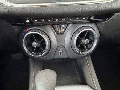 Used 2023 Chevrolet Blazer LT AWD/4WD image 31