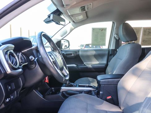 Used 2020 Toyota Tacoma SR5 image 20