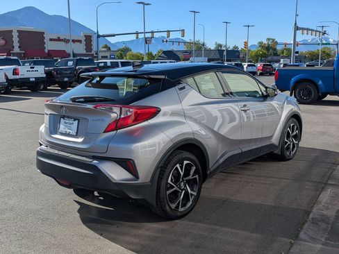 Used 2019 Toyota C-HR Limited FWD image 3
