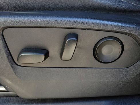 Used 2022 Chevrolet Silverado 1500 LTZ image 13