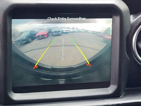 Used 2020 Jeep Wrangler Unlimited Sahara AWD/4WD image 9