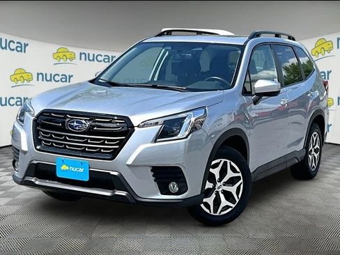 Used 2023 Subaru Forester Premium AWD/4WD image 12