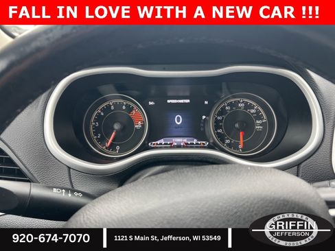 Used 2017 Jeep Cherokee Trailhawk w/ Cold Weather Group image 19