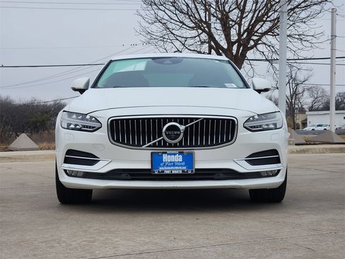 Used 2018 Volvo S90 T6 Inscription w/ Convenience Package image 2