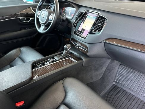 Used 2016 Volvo XC90 T6 Momentum w/ Momentum Plus Package AWD/4WD image 18