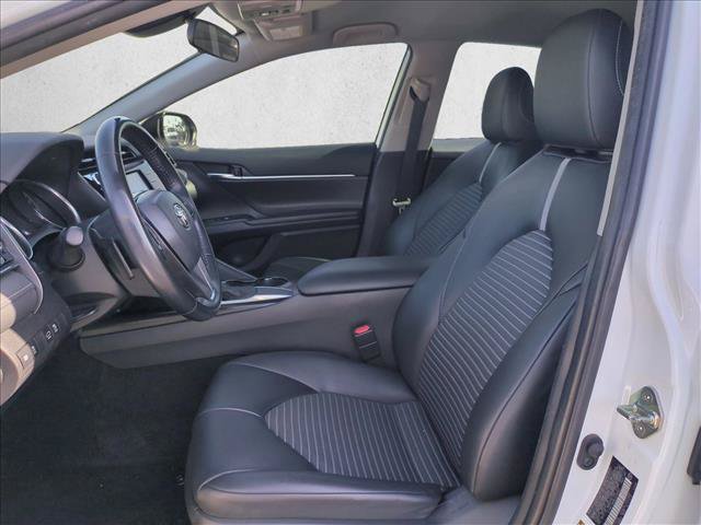 Used 2020 Toyota Camry SE w/ Carpet Mat Package FWD image 15