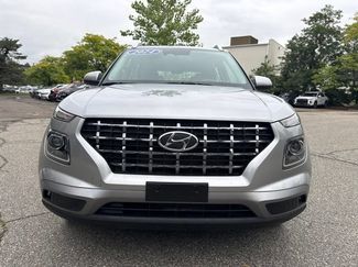Used 2024 Hyundai Venue SEL FWD video 2