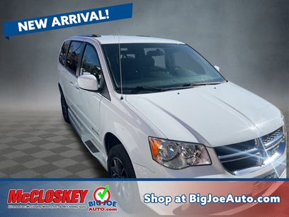 Used 2017 Dodge Grand Caravan SXT w/ Rear Park Assist Package