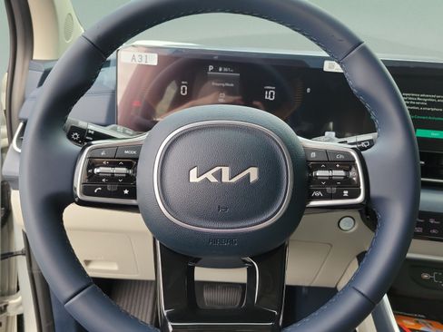 New 2026 Kia Carnival EX FWD image 16