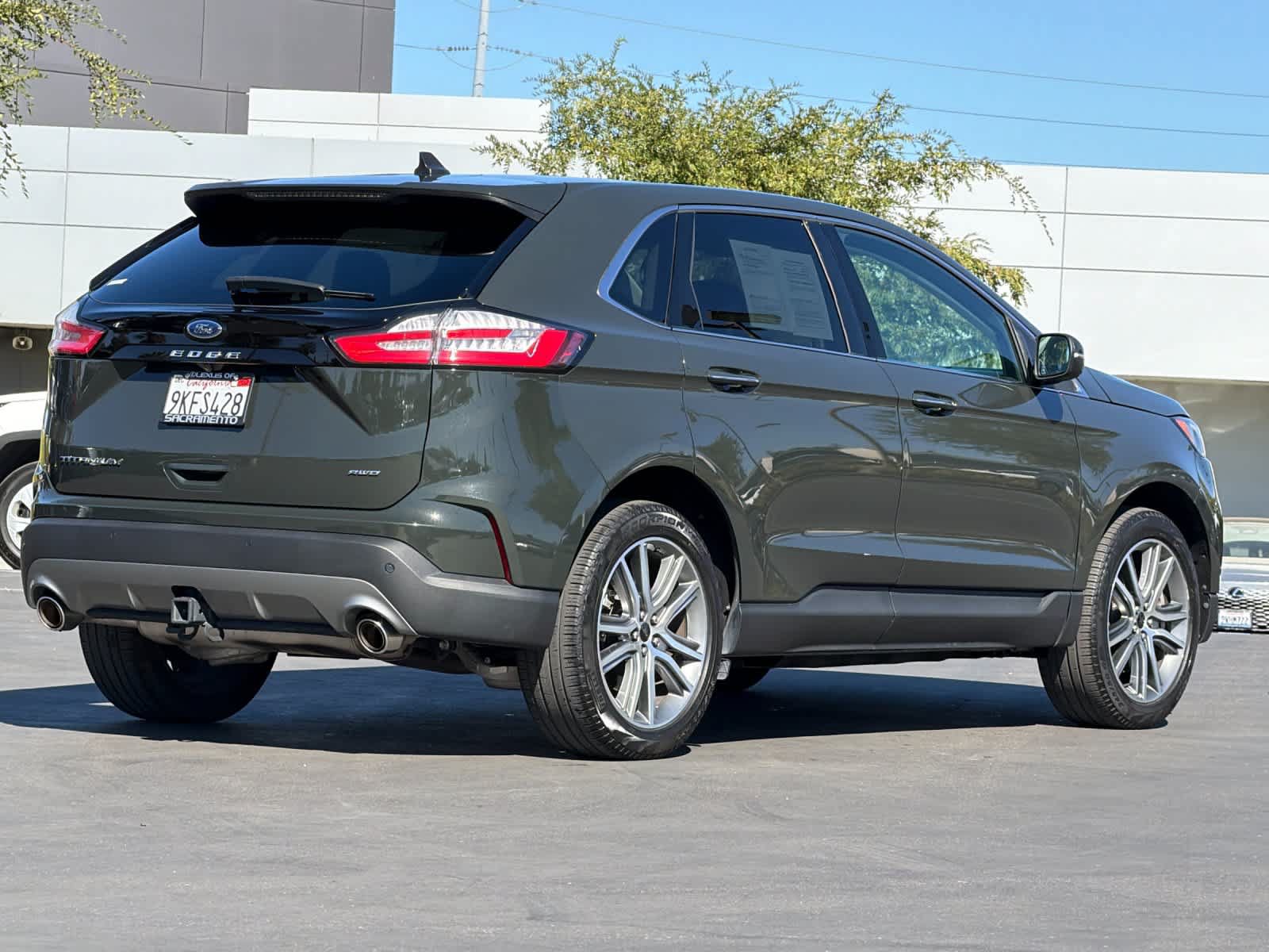 Used 2023 Ford Edge Titanium w/ Class II Trailer Tow Package AWD/4WD image 2
