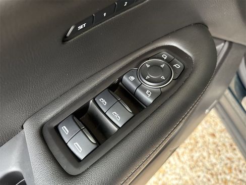 Certified 2025 Cadillac XT6 Premium Luxury image 24