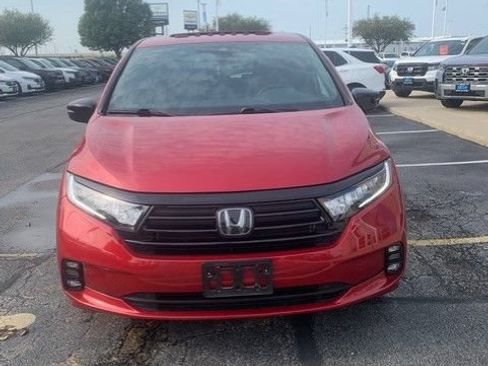 Used 2023 Honda Odyssey Sport image 12