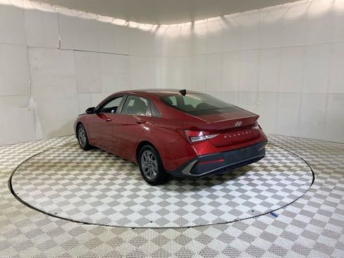 Used 2024 Hyundai Elantra SEL FWD image 19