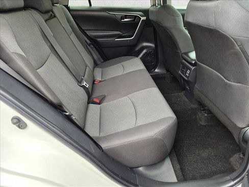 Used 2025 Toyota RAV4 XLE FWD image 18