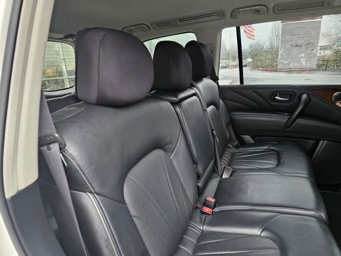 Used 2017 INFINITI QX80 4WD w/ Deluxe Technology Package image 17