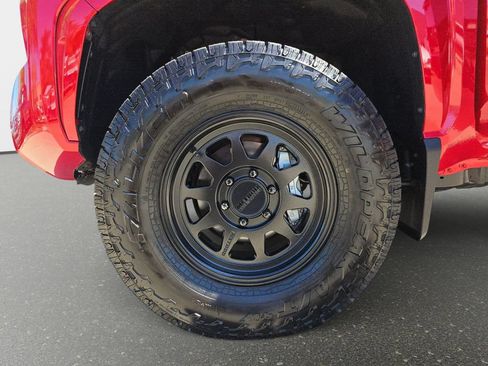 Used 2025 Toyota Tacoma SR5 AWD/4WD image 35