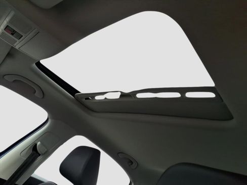 Used 2017 Volkswagen Passat 1.8T SE image 13