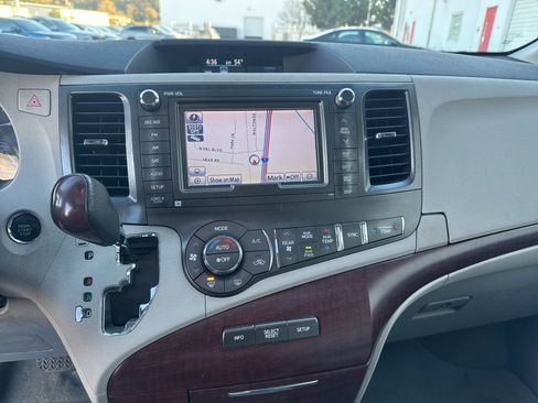 Used 2012 Toyota Sienna XLE image 49