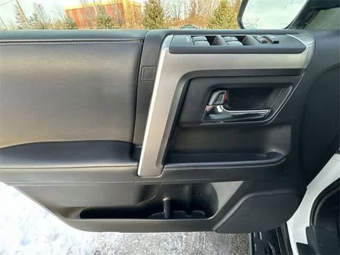 Used 2021 Toyota 4Runner SR5 Premium image 18