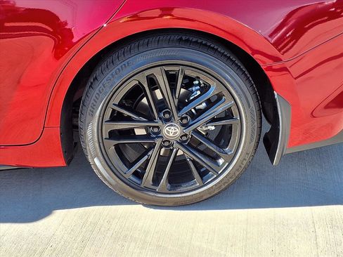 Used 2025 Toyota Camry SE image 9