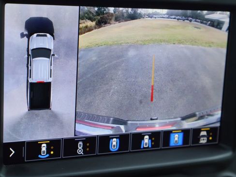 Used 2023 GMC Sierra 2500 Denali w/ Denali Black Diamond Edition image 17