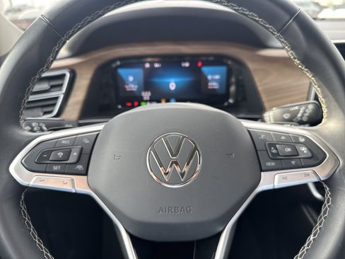 Used 2024 Volkswagen Atlas SE image 10