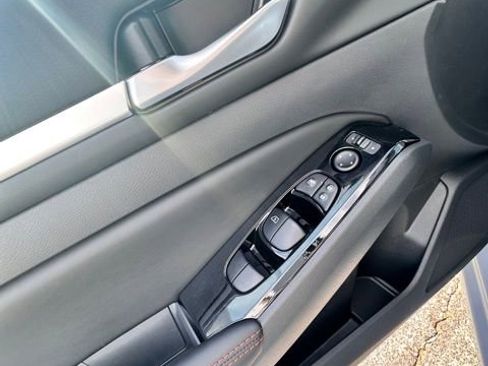 New 2025 Nissan Altima 2.5 SR image 22