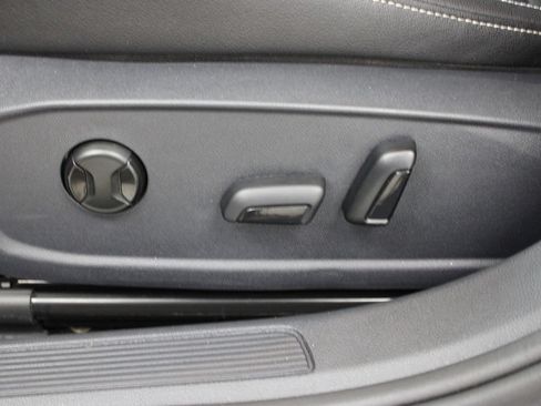 Used 2024 Volkswagen Jetta SE FWD image 18