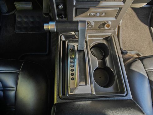 Used 2005 HUMMER H2 SUT w/ Preferred Equipment Group image 16