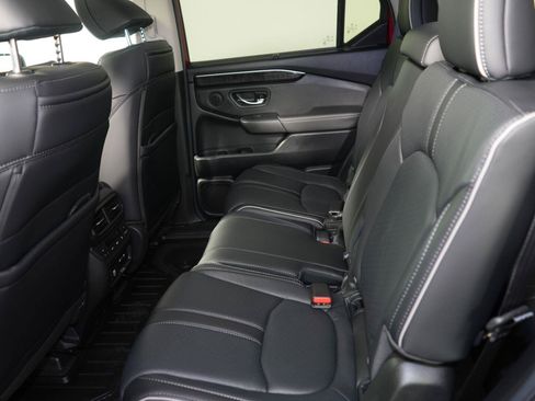 Used 2025 Honda Pilot Elite image 27