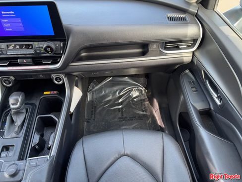 Certified 2025 Toyota Grand Highlander FWD image 18