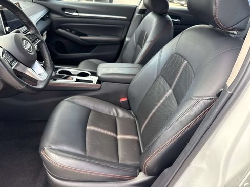 Used 2025 Nissan Altima 2.5 SR FWD image 16