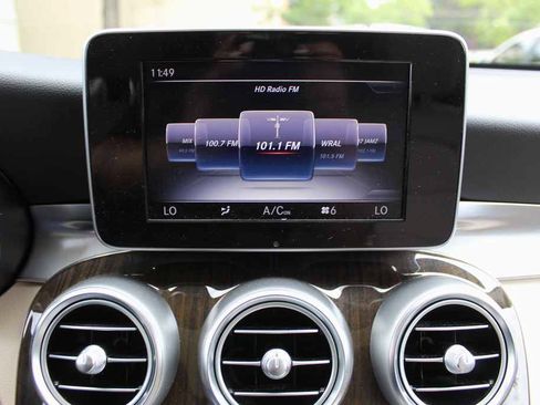 Used 2016 Mercedes-Benz GLC 300 4MATIC image 21