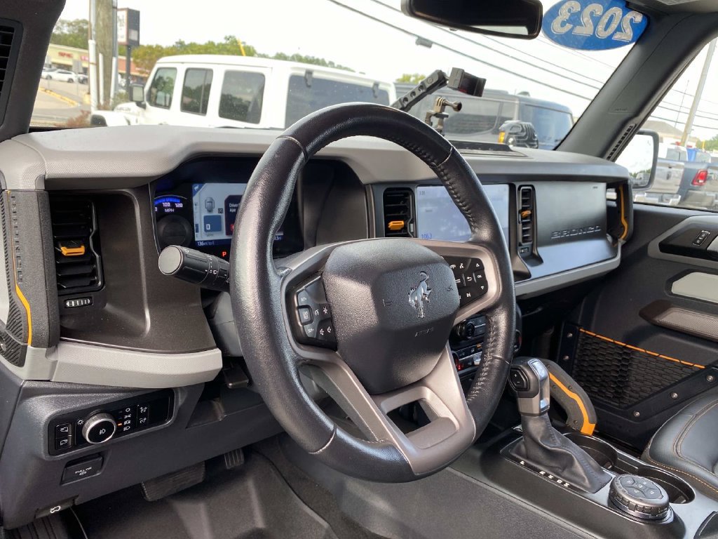 Used 2023 Ford Bronco Badlands w/ Sasquatch Package AWD/4WD image 11