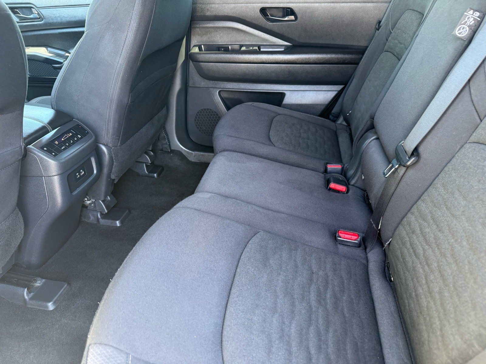 Used 2025 Nissan Pathfinder SV AWD/4WD image 27