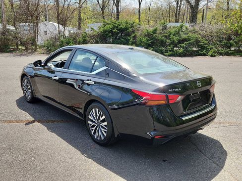 Used 2023 Nissan Altima 2.5 SV FWD image 4