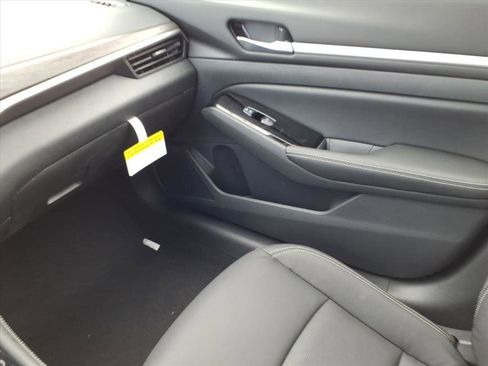 New 2025 Nissan Altima 2.5 SL image 24