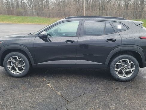 New 2026 Chevrolet Trax LT image 7